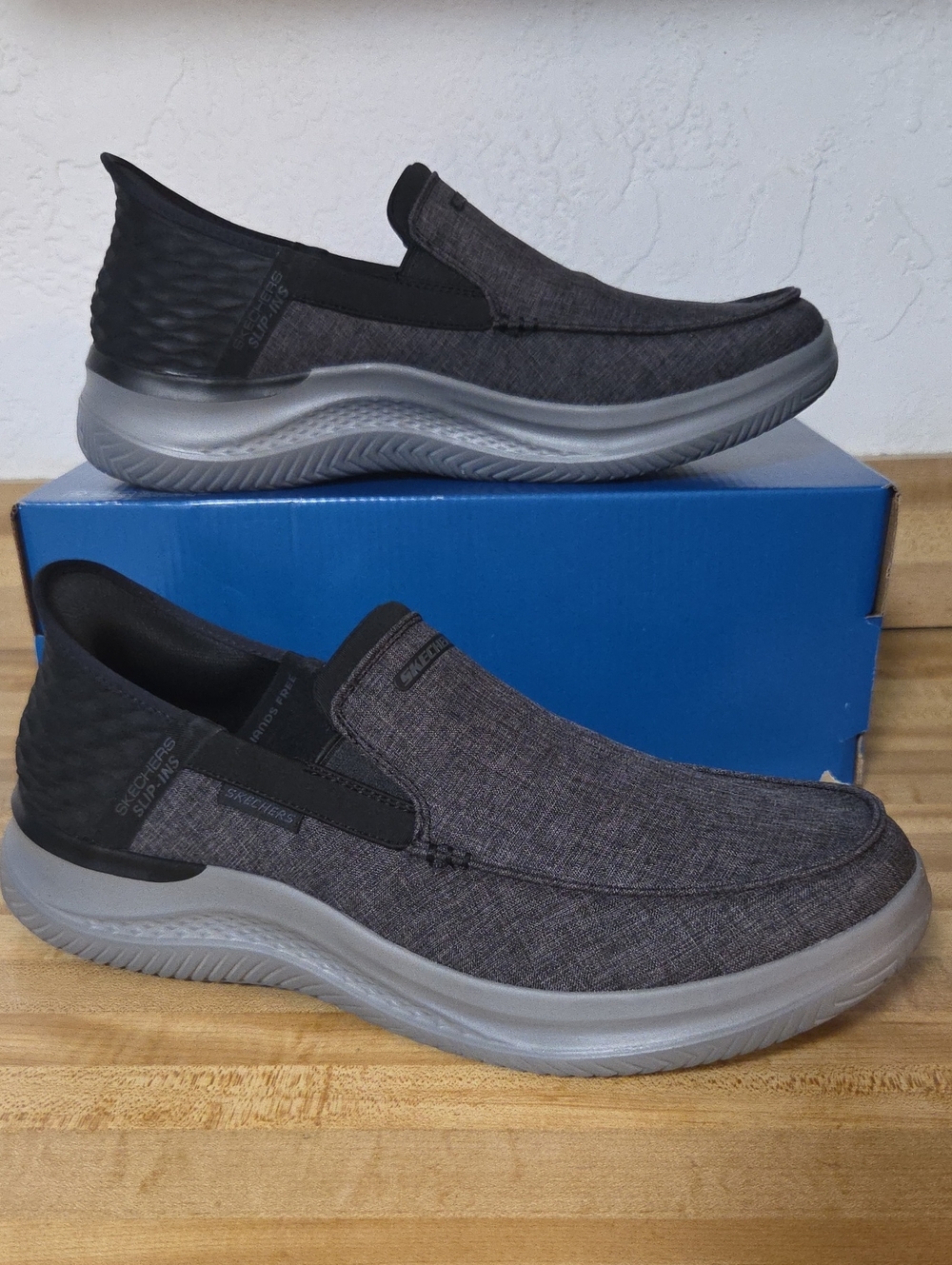 NWT "Skechers" Hasting-Zayden Hands Free Slip-Ins Loafers Men's Size 13